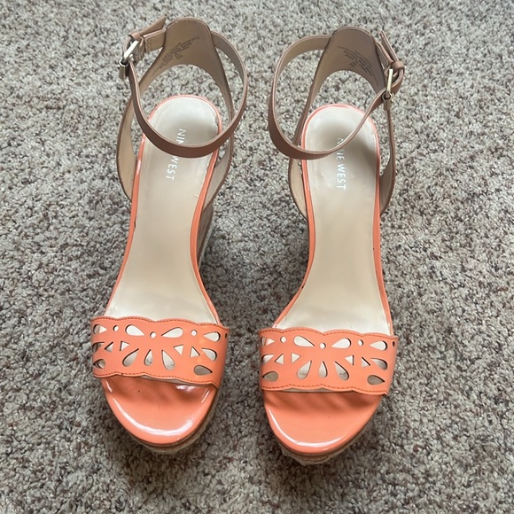 Nine wear cantaloupe orange wedges - Picture 4 of 6